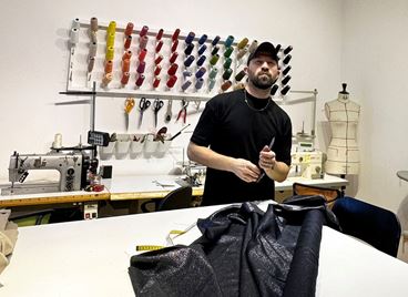 Дизайнерът Николай Божилов ни покани в новия си творчески дом