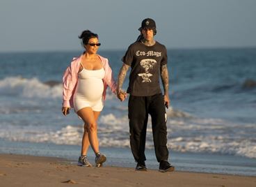 Вече е ясно как ще се казва бъдещото бебе на Кортни Кардашиян