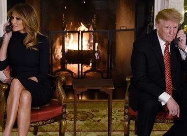 Интернет полудя заради Photoshop картичката на Доналд и Мелания!