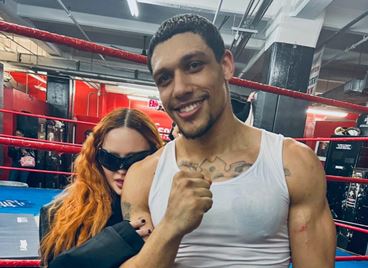 Мадона с железен договор към гаджетата си