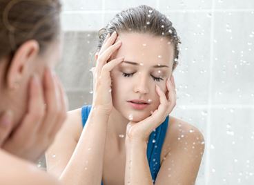 Оказва се, че мием лицето си по съвсем грешен начин