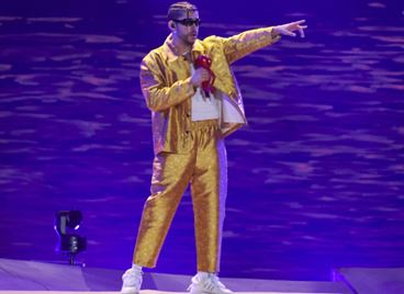 Bad Bunny хвърли телефона на фен заради неуважение