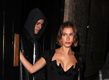 Войната продължава: Хейли Бийбър срещу Селена Гомес