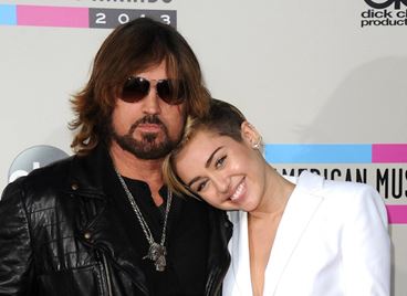 И бащата на Майли Сайръс се ожени