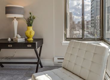 Конзолна маса – свежото интериорно решение за дома