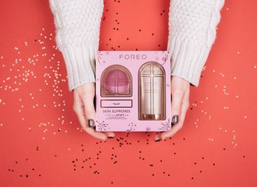Коледните комплекти на FOREO са с до 40% отстъпка
