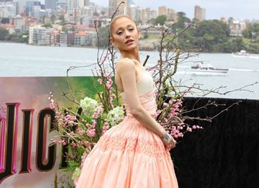 Ариана Гранде и Итън Слейтър дебютираха като двойка