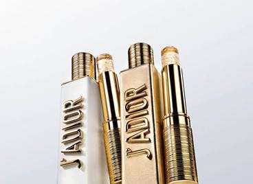 J ADIOR: Парфюмът на сияйната елегантност