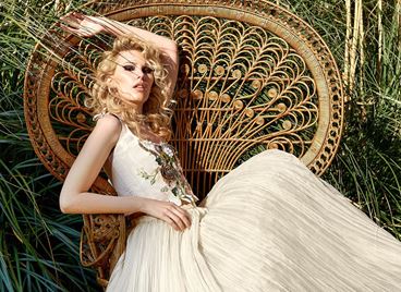 МОДА: Dreamy рокли &amp; bedazzling бижута