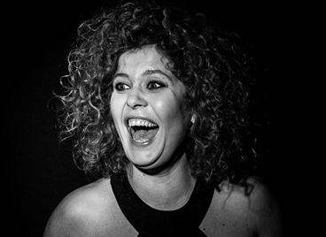 Цветелина Цветкова: &quot;Xората имат нужда да се смеят&quot;