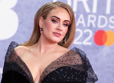 Адел обича Рич Пол, но обича и онлайн шопинга