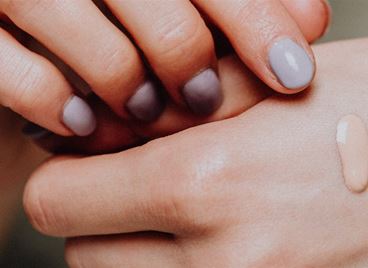 Изборът на подходящ нюанс фон дьо тен вече е по-лесен