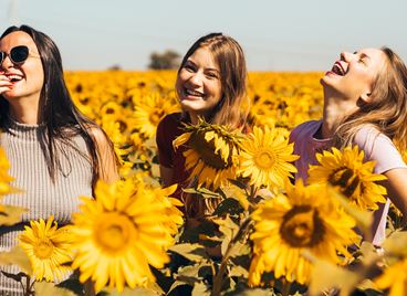 Какво очаква всички зодии през април?