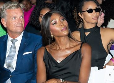 Какво провокира напрежение между Наоми Кембъл и Анна Уинтур?