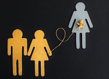 Дългата история на сурогатното майчинство