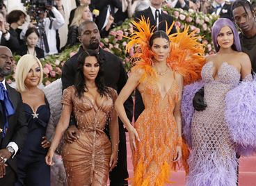 Всичко, което знаем за новото риалити на сестрите Кардашиян