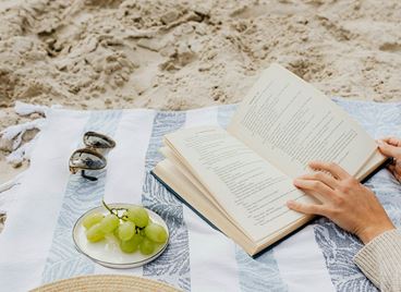 GRAZIA’S (SUMMER) BOOK CLUB