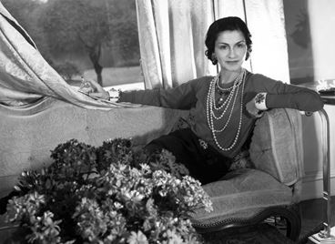 Коко Шанел: Жената, която облече свободата – и ни накара да се влюбим в нея