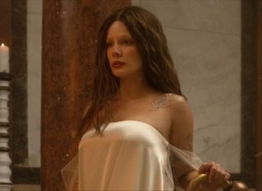 Холзи предлага нов поп-рок албум и филмово преживяване