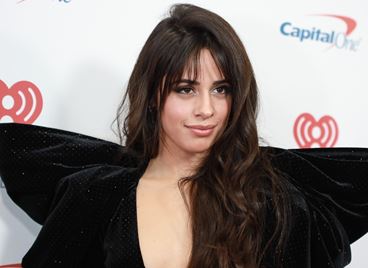 Камила Кабейо взриви TikTok с body positivity видео