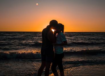 Лунното затъмнение днес ще повлияе на четири зодии