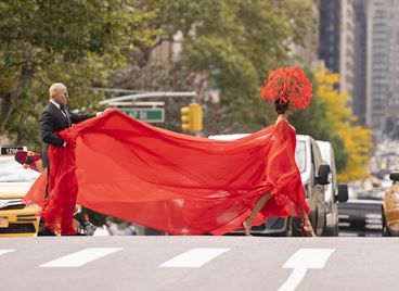 Моли Роджърс и Дани Сантяго ще ни дадат онова, което очакваме от втория сезон на &quot;Просто ей така&quot;