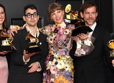 &quot;Грами&quot; 2021: Големите победители &amp; музикалните изпълнения