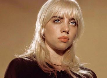 Били Айлиш отново се качи на върха на чартовете