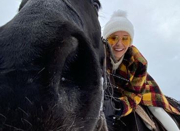 Нина Добрев стана на 31... за втори път