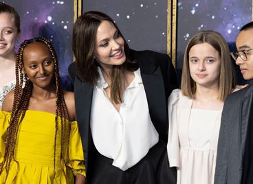 Дъщерята на Анджелина Джоли ще учи в колеж за цветнокожи