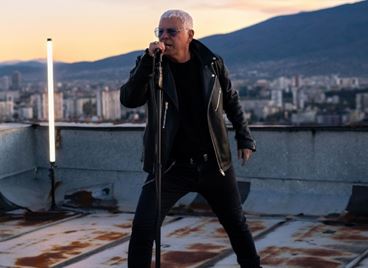 Стенли с ново видео, дни преди големия концерт