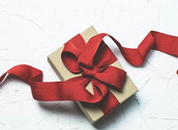 Как да персонализирате незабравима подаръчна кутия за специален повод?