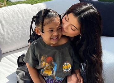 Кайли Дженър разширява империята си с продукти за деца