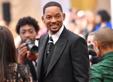 Уил Смит приема &quot;10-годишното&quot; решение на Академията