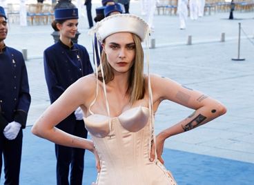 Кара Делевин възроди емблематична визия на Мадона