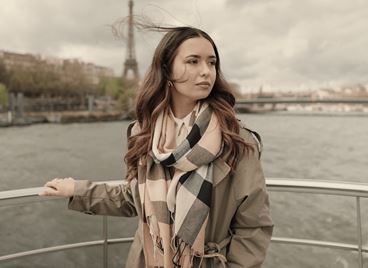 Дани Илиева от &quot;Гласът на България&quot; с нова песен и видео от Айфеловата кула