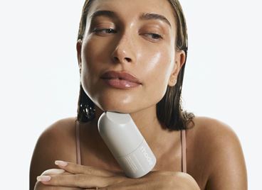 Вече обичаме козметичния бранд на Хейли Бийбър