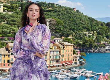 Дева Касел е истинското момиче Dolce