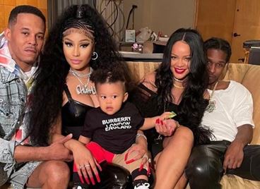 Social media взрив, Риана и Ники Минаж отново заедно