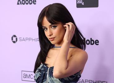 Камила Кабейо изглежда неузнаваемо с новата си руса коса