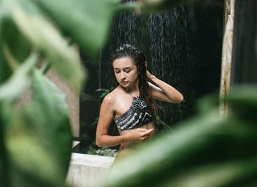 Има правилна температура за миене на косата