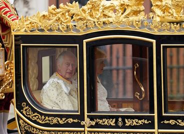 Чарлз III избра диамантена каляска за първата си обиколка