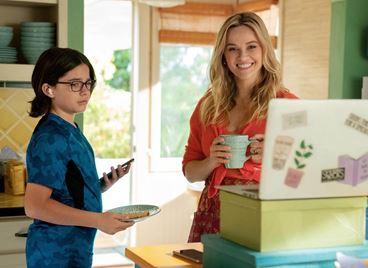 Аштън Къчър и Рийз Уидърспуун ни подаряват романтична комедия за Свети Валентин