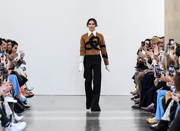 Виктория Бекъм намалява цената на моделите си с 40%