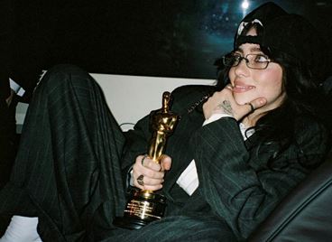 Били Айлиш разкри кога излиза новия й албум