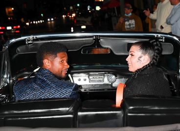 Ъшър се ожени тайно за приятелката си