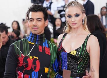 Джо Джонас и Софи Търнър показаха нови снимки от сватбата си