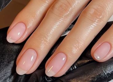 Френският маникюр, който ще накара визията ви да изглежда изискана и скъпа