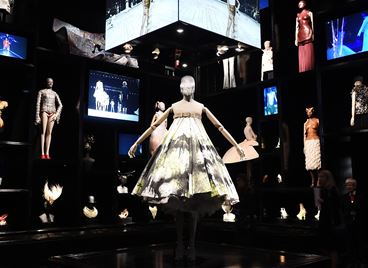 Alexander McQueen и Balenciaga спират употребата на естествени кожи