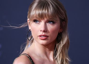 Тейлър Суифт на върха на класациите... с първия си албум